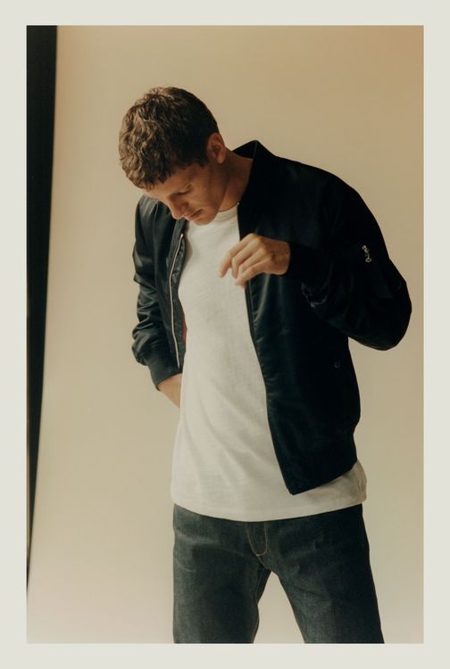 採用日本軍用尼龍製成的Manston飛行員夾克，是美國前總統歐巴馬也曾選穿的經典款式。品牌提供