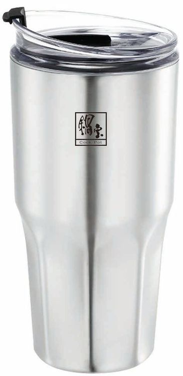 鼓勵民眾自備環保杯，愛買推出2款環保杯「加1元多1件」。業者提供