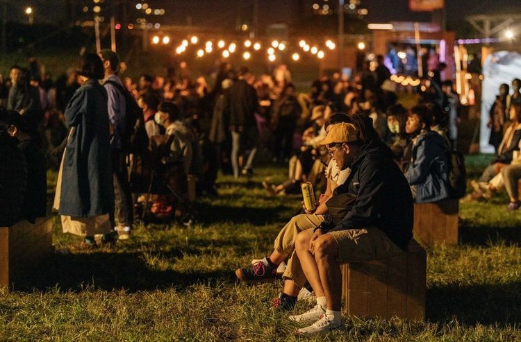 在草地上隨著音樂搖擺，享受最Chill的歡樂時光。觀光局提供