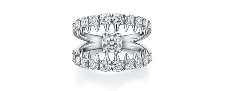 danger diamonds 18K白金鑲鑽戒指，74萬6000元。品牌提供