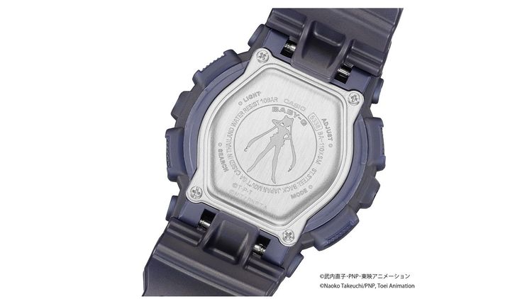 錶底蓋鐫刻有水手月亮的剪影圖案。品牌提供