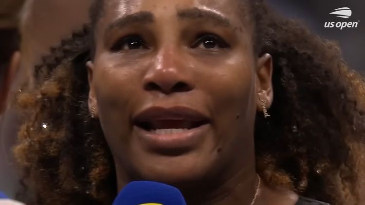 小威廉絲出賽時所佩戴的耳環，來自她的同名珠寶品牌Serena Williams Jewelry，一邊用美鑽描繪出「loved」，另一邊則是「Ma」，用簡單兩個關鍵字，描繪出她的當下心境。翻攝US OPEN YouTube