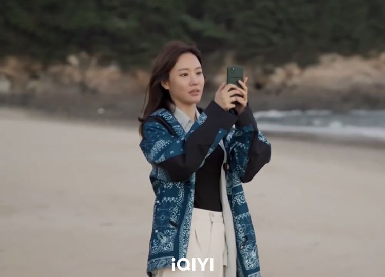 金亞中節目中興奮騎著越野沙灘車狂飆。愛奇藝國際站提供