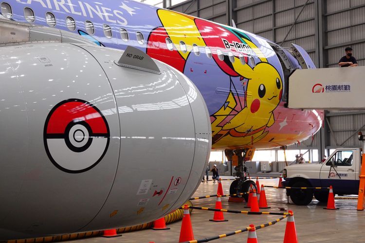 華航皮卡丘彩繪機。施昂強攝