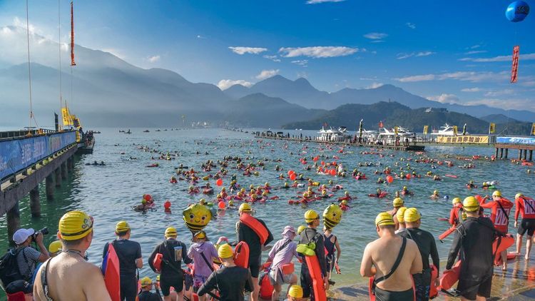 南投日月潭萬人泳渡今年9月4日回歸，卻可能遇上颱風攪局。南投縣政府提供