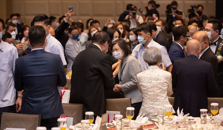 蔡英文出席「台北市國際青年商會65週年慶典禮」。總統府提供