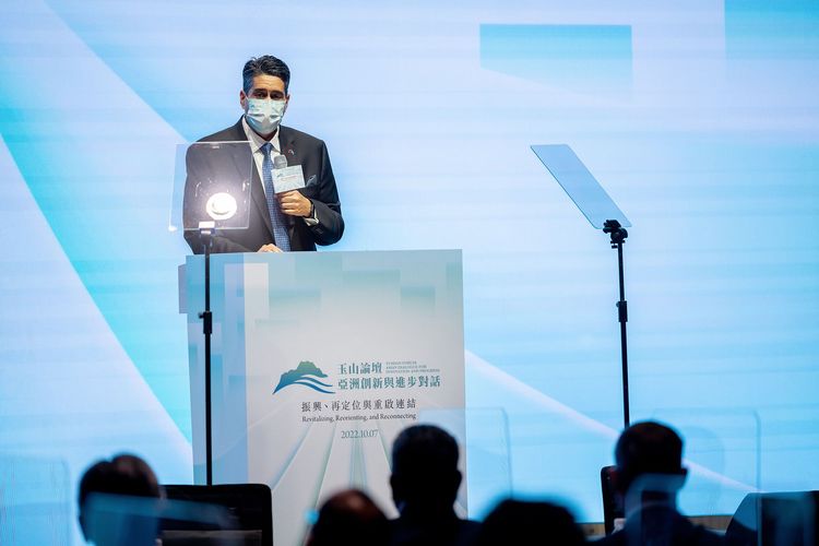 蔡英文歡迎帛琉共和國總統惠恕仁來到臺灣，並感謝他出席今年的「玉山論壇」，也感謝帛琉捍衛民主的努力及對臺灣的堅定支持。總統府提供