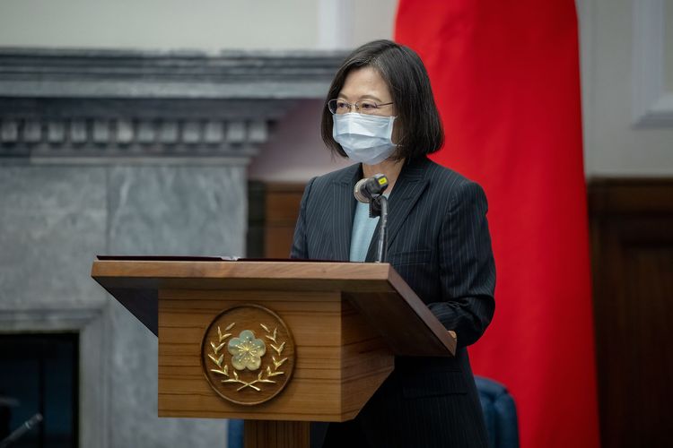 蔡英文感謝訪團議員們對臺灣的重視，以及推動強化臺灣國防能力的立法。總統府提供