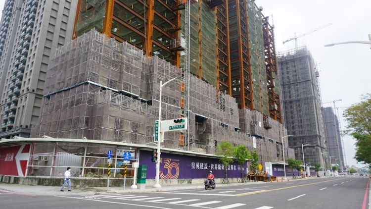 皇苑建設大樓案「御皇苑」實登最高突破6字頭行情。葉家銘攝