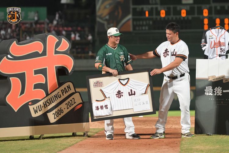潘武雄引退。統一獅提供