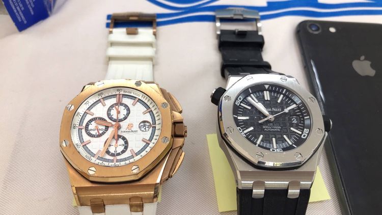 警方查扣2支要價不斐的愛彼錶。翻攝畫面