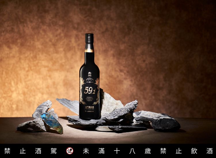 「白金龍首席原酒」9/29於7-ELEVEN開放限量預購。業者提供