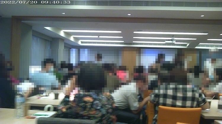 120人報名參加說明會，現場幾乎爆滿。突發中心攝