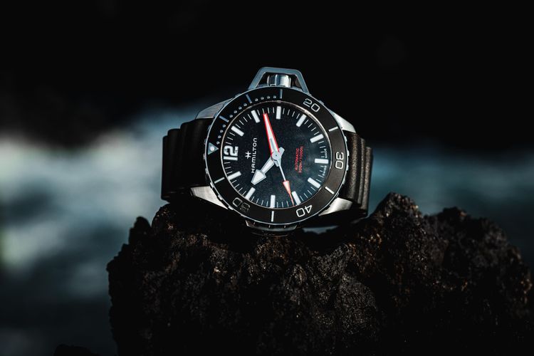 Frogman 46mm鍍黑色PVD精鋼黑面橡膠錶帶腕錶，4萬1400元。品牌提供