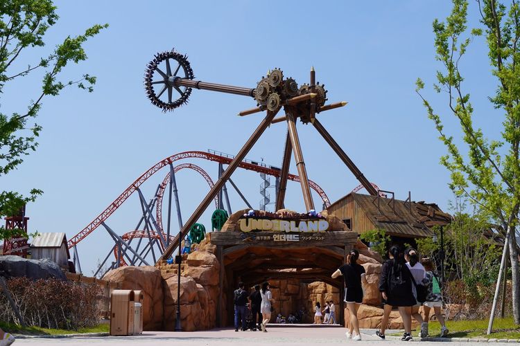 「釜山樂天世界5日」安排今年3月甫開幕釜山規模最大「樂天世界Magic Forest」，每人18,900元。雄獅提供