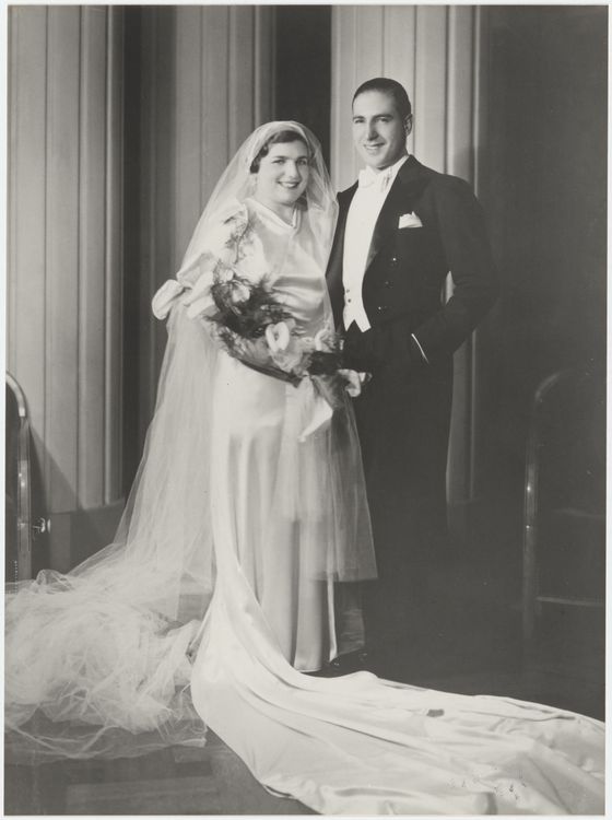 Fred Samuel（右）在1934年與妻子Thérèse於巴黎完婚。品牌提供