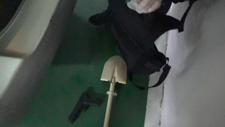 警方查扣的證物。翻攝畫面