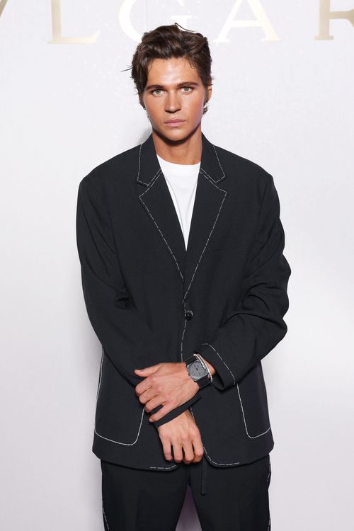 布魯克林貝克漢愛妻妮可拉佩茲的哥哥威廉佩茲參與寶格麗2023春夏配件活動。品牌提供