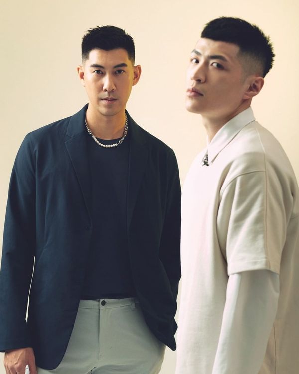 毛加恩（左）以lululemon服飾搭配西裝，表現休閒紳雅風格。翻攝lululemontw IG