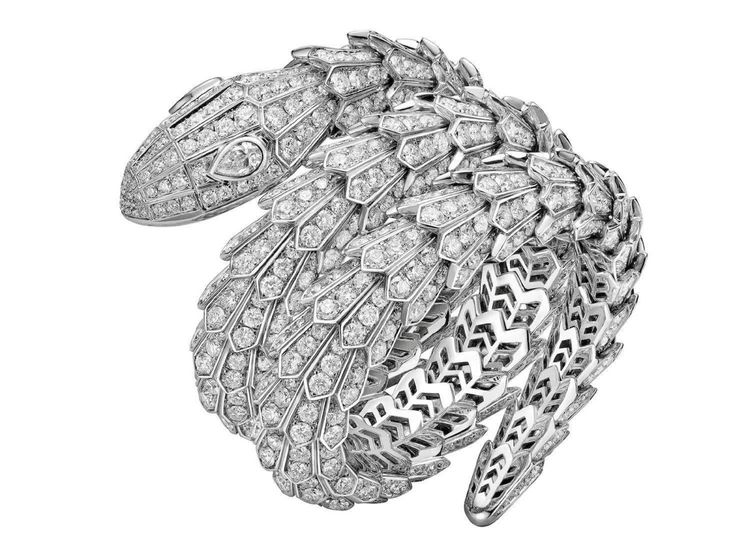 Serpenti 18K白金鑽石手環，約1100萬元。品牌提供
