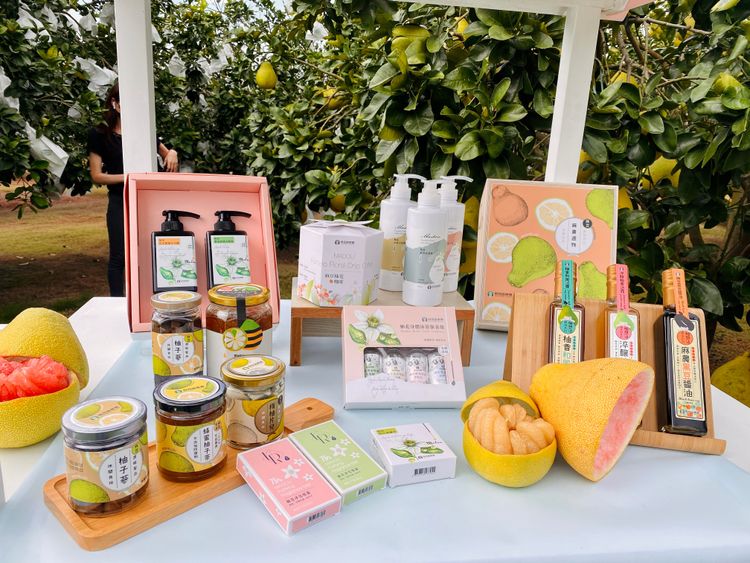 麻豆農會研發相關文旦加工商品。王志弘攝
