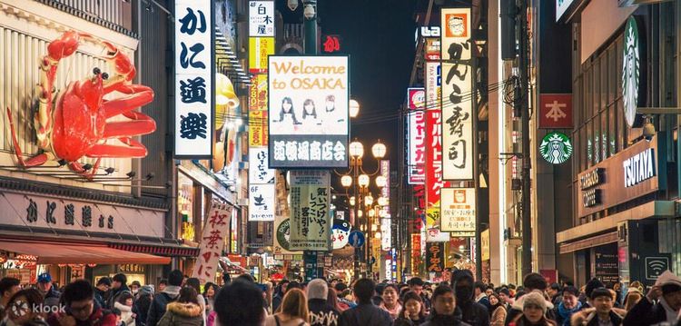 大阪自由行可前往道頓堀購物、與固力果跑跑人合影。Klook提供