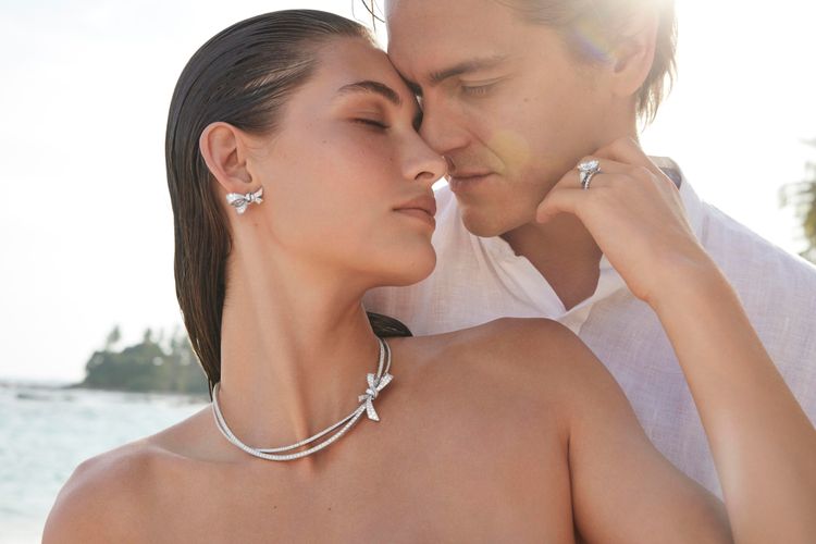 Grace Elizabeth（左）和老公在廣告中的互動十分自然甜蜜。品牌提供