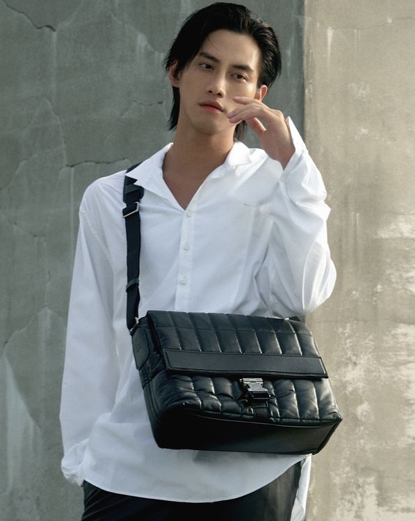 范少勳曬Rollagas郵差包自認「ㄆㄧㄠ ㄆㄟˇ」。翻攝fan82114 IG