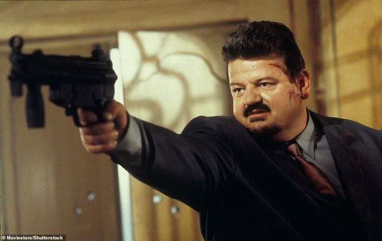 寇特蘭也曾演出《007：縱橫天下》。