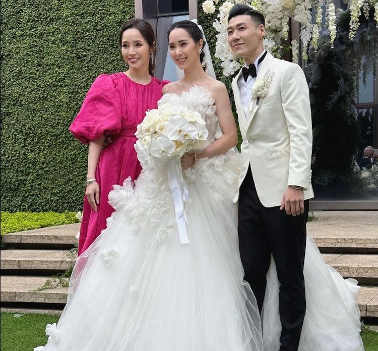 侯佩岑也美美出席婚宴。翻攝侯佩岑臉書