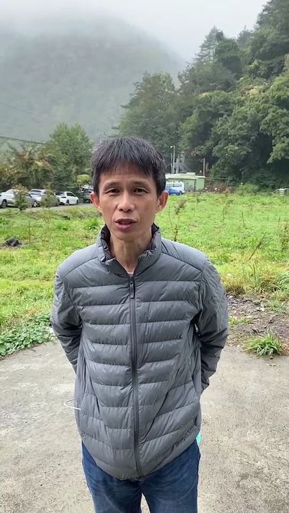 隊員陳明忠講述此行艱辛之處。讀者提供