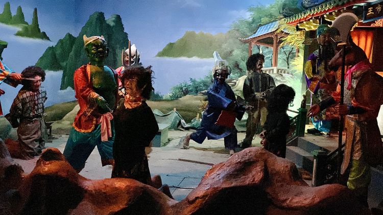 內有十殿十八層地獄，演示不同刑罰。王志弘攝