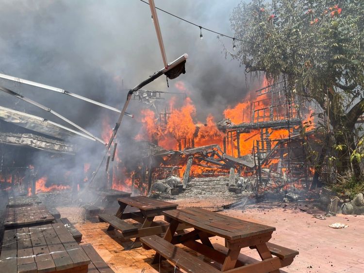 大火將小木屋完全燒毀。讀者提供