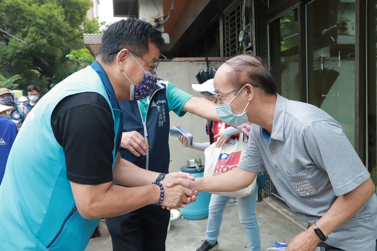 林耕仁今天（6日）前往三民里拜票。林耕仁團隊提供