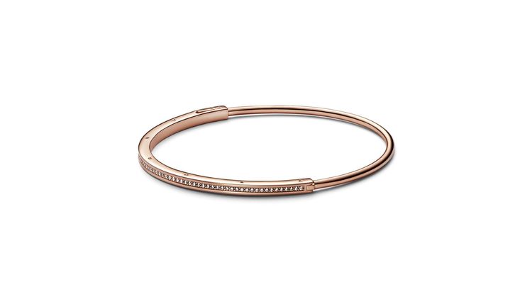 Pandora Signature I-D鋯石手環，6880元。品牌提供