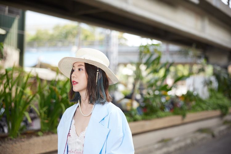 白安嘗試鮮紅唇妝。相信提供