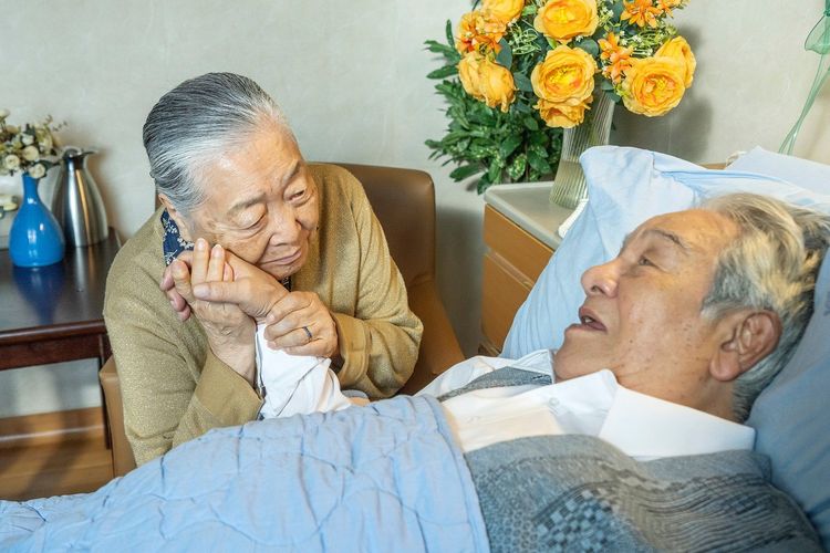 劉引商（左）演技動人。大愛提供