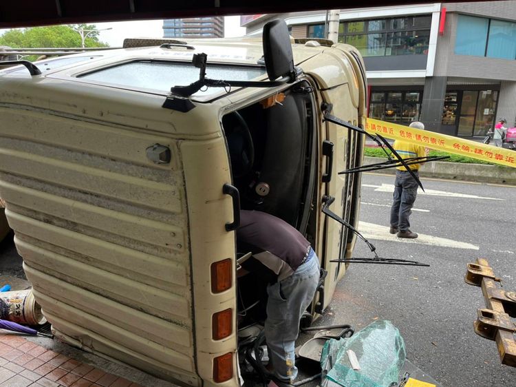 所幸事故未造成任何人員受傷。翻攝畫面