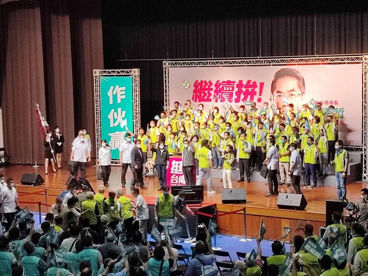 造勢大會氣氛熱絡。王志弘攝