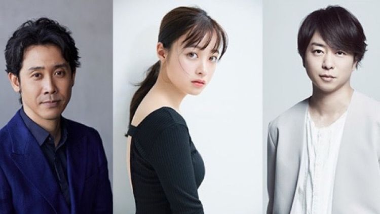 第73屆紅白歌唱大賽主持人由大泉洋（左圖起）、橋本環奈、櫻井翔擔任。翻攝NHK