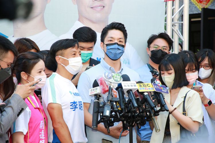 蔣萬安現場接受媒體聯訪。朱世閎攝
