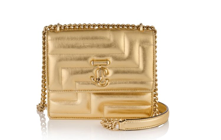 JIMMY CHOO Varenne金色肩背包，7萬6800元。品牌提供