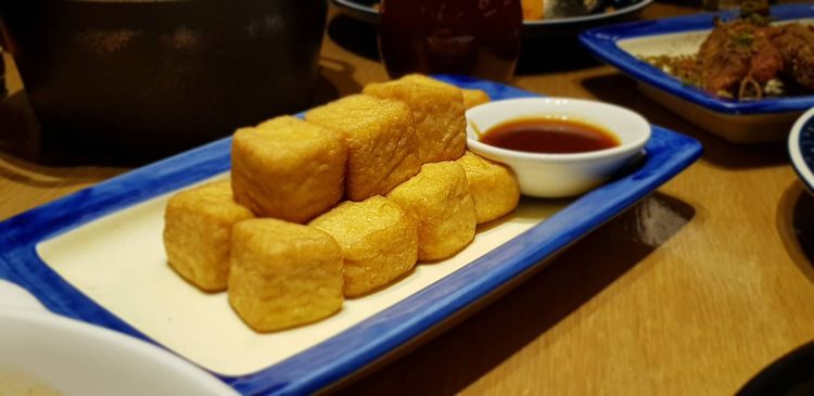 於開飯川食堂宜蘭新月店內用滿低消並打卡，贈鐵漢柔情一份。翻攝開飯川食堂FB