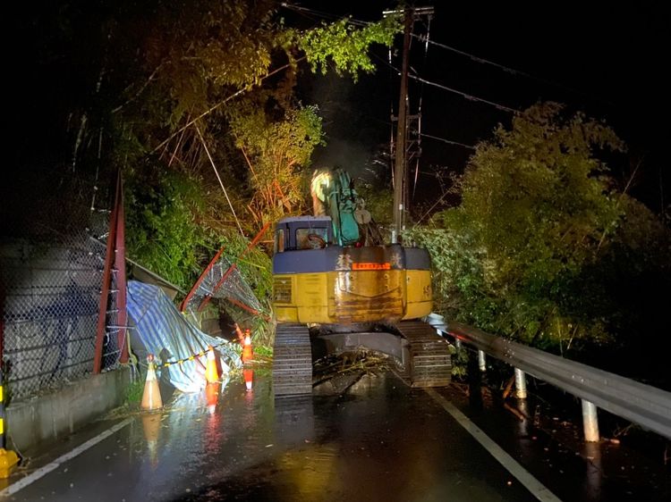 台7線41.3公里昨晚發生坍方，經緊急搶修後已恢復通行。翻攝畫面