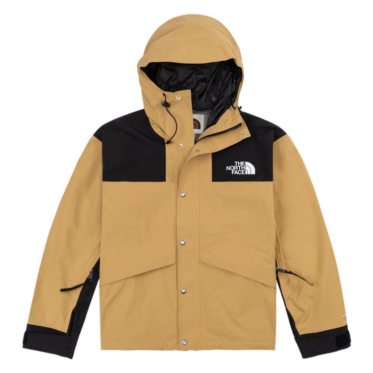 男款防水透氣連帽衝鋒衣，7380元。品牌提供