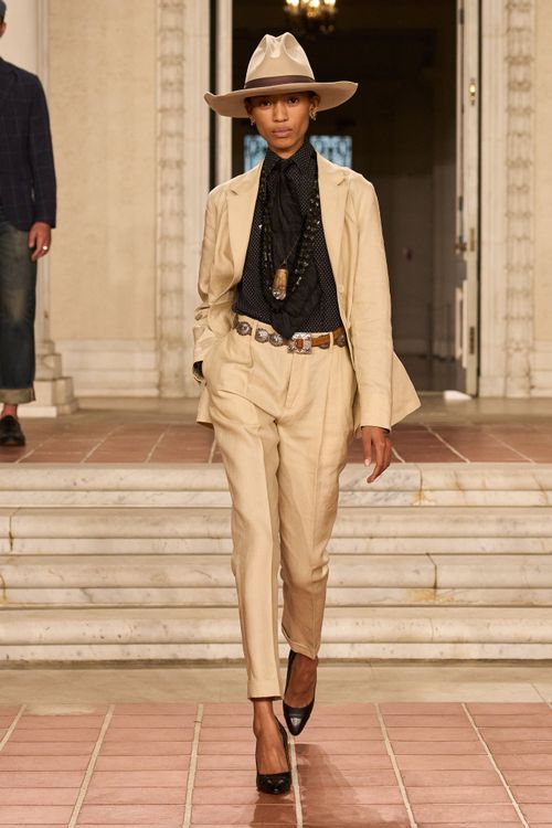 RALPH LAUREN 2023大秀由旗下充滿西部風情的Double RL支線開場。品牌提供
