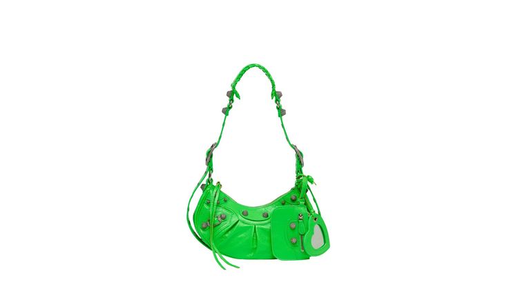 螢光綠Le Cagole XS肩背包，高雄漢神巨蛋專賣店獨賣，限量5只，8萬4900元。品牌提供