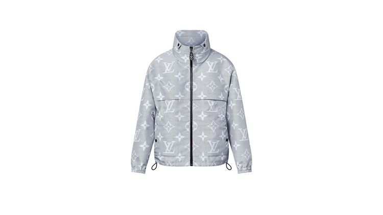 LV灰色Monogram圖案外套，15萬元。品牌提供