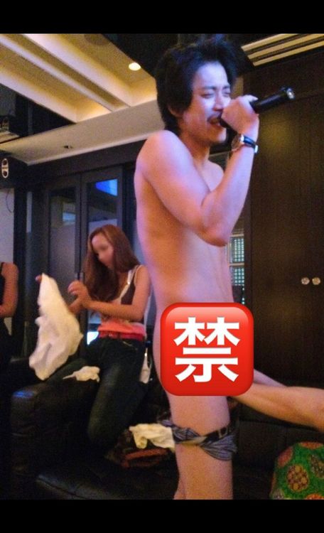 小栗旬不雅照日前在網路瘋傳。翻攝東谷義和推特