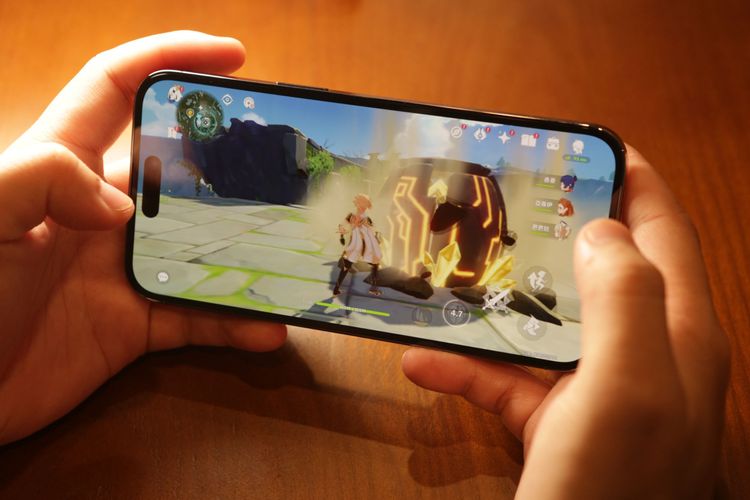 拿來跑耗能高的手遊《原神》當然也是絲滑柔順沒有問題。翁玉信攝